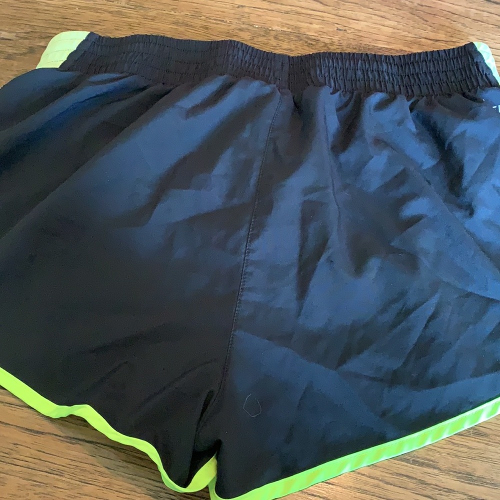 Nike shorts - Picture 4 of 4